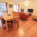 Holiday home Molly's *